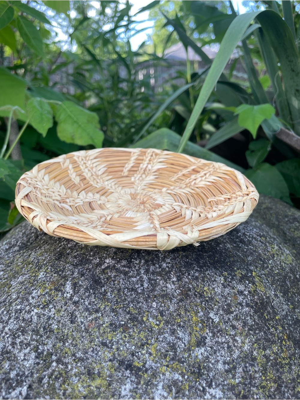 Vintage Natural Woven Round Decorative Basket - Picture 8 of 10